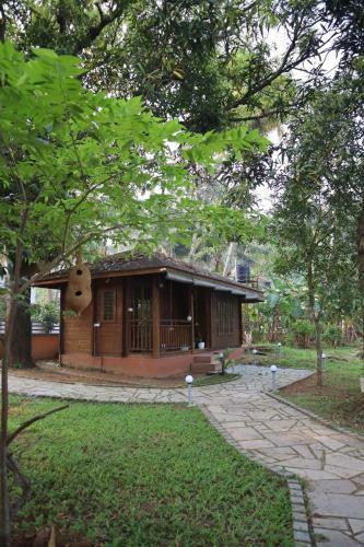 Bed & Breakfast Green Chromide River View Wooden House