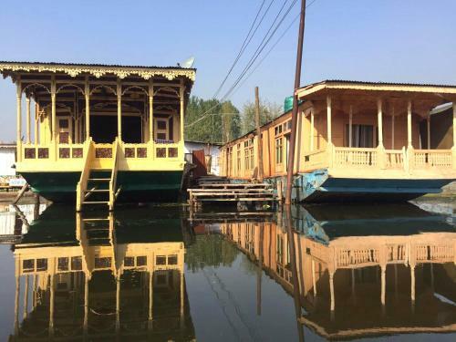 Apartamento Heidi Group Of Houseboats