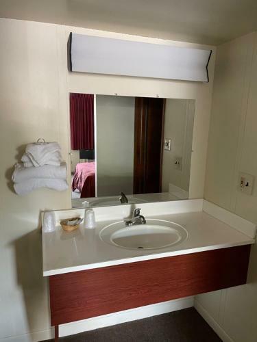 Motel Plank Road Inn & Suites - Lyons