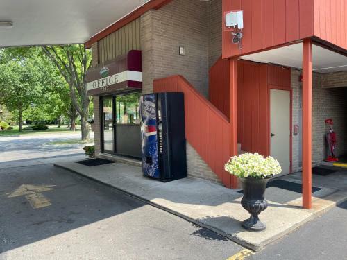 Motel Plank Road Inn & Suites - Lyons