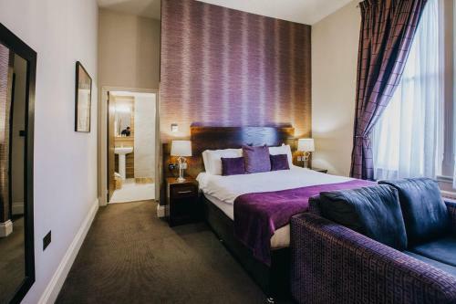 The Duke Of Edinburgh Hotel & Bar