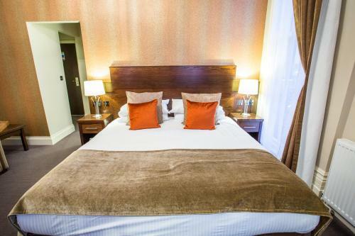 The Duke Of Edinburgh Hotel & Bar