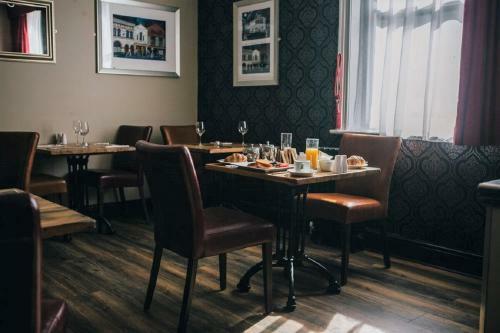 The Duke Of Edinburgh Hotel & Bar