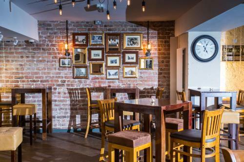 The Duke Of Edinburgh Hotel & Bar