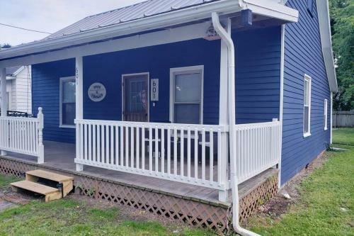 Haven In Harmony. Entire 840sqft Cottage. Sleeps 4