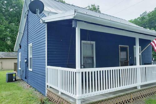 Haven In Harmony. Entire 840sqft Cottage. Sleeps 4
