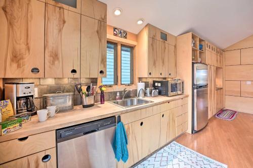 Eclectic Lake Michigan Abode With Loft And Grill!