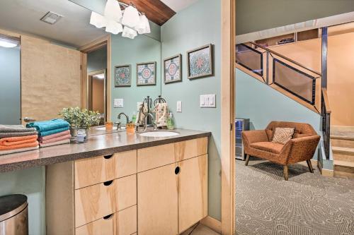 Eclectic Lake Michigan Abode With Loft And Grill!