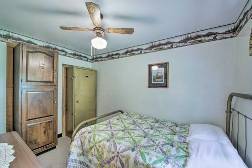 Waters Edge Retreat With Deck On Patoka Lake!