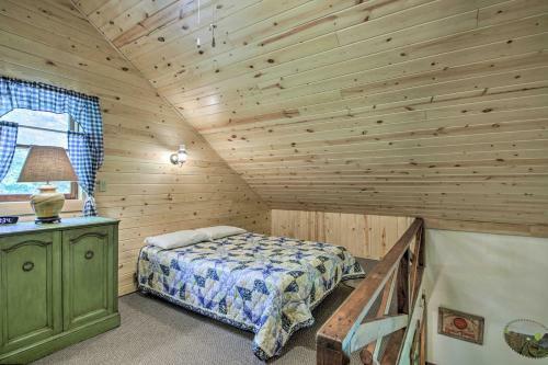 Waters Edge Retreat With Deck On Patoka Lake!
