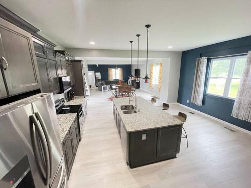 2300+ Sq. Ft. / 5 Min To Downtown & Mass Ave