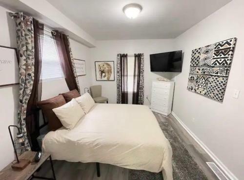 Jazzy Giraffe 3 Bed 3 Bath 4 Min To Downtown