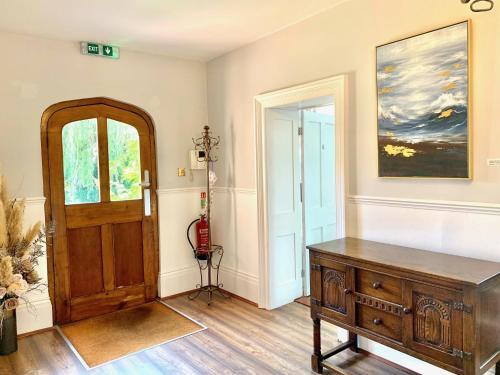 Stunning 6 Bedroom Farmhouse In Hellingly