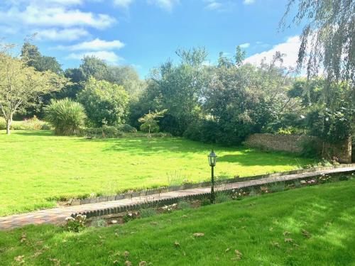 Stunning 6 Bedroom Farmhouse In Hellingly