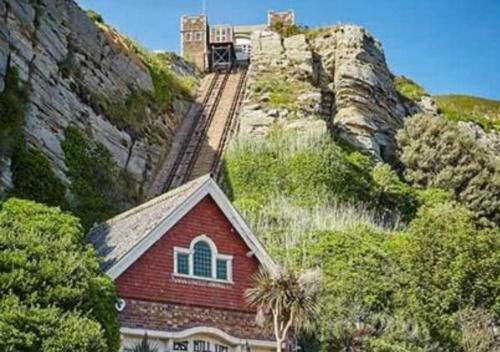 Lovely Hidden Gem Located In St Leonards-on-sea