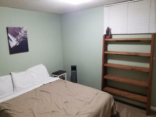 Villa Completebnb Presents Mkt718, Epigrammatic 2br 1 Bath Lower Unit