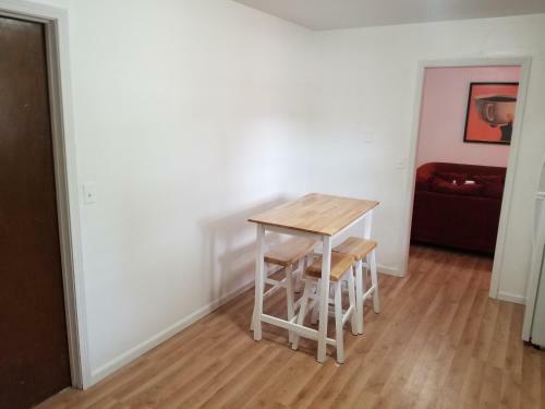 Villa Complete Bnb Presents Beautiful 2br 1b Duplex Mks2005