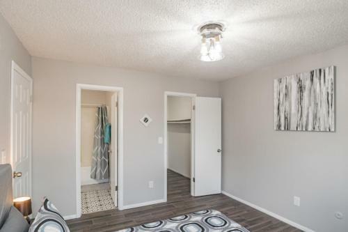 Apartamento Comfortable Getaway In Wichita W Pool