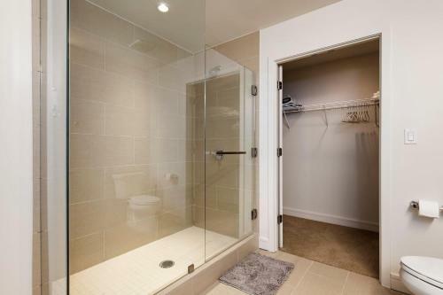 Apartamento Two Luxurious Highrises On The Same Floor By Cozysuites