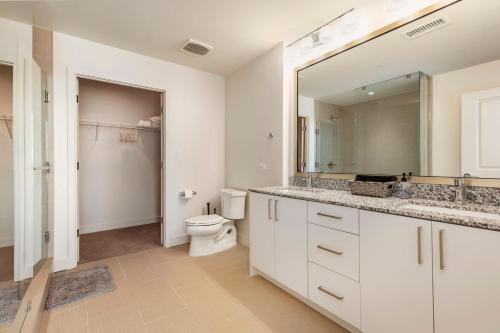 Apartamento Two Luxurious Highrises On The Same Floor By Cozysuites