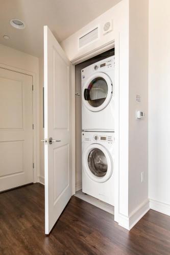 Apartamento Two Luxurious Highrises On The Same Floor By Cozysuites