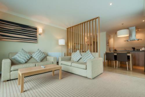 Aparthotel Cotswold Water Park Four Pillars Apartments