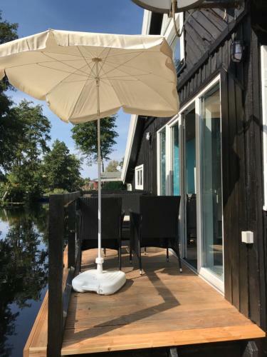 Bootshaus Mecklenburg In G�strow Am Inselsee