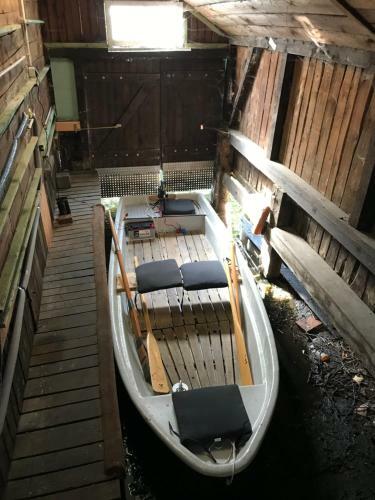 Bootshaus Mecklenburg In G�strow Am Inselsee