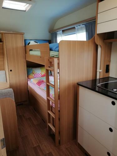 Mietwohnwagen Auf Dem Campingplatz Westerkoog Bei B�sum