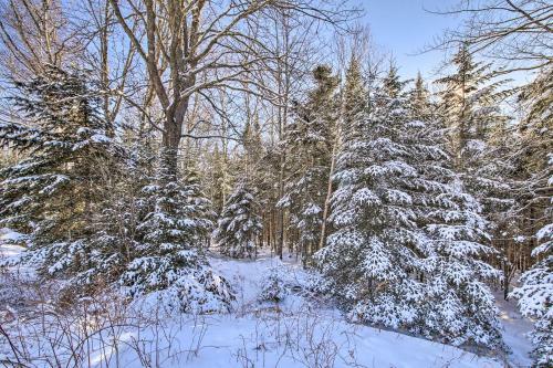 Gorgeous Cabin-style Home Near Rangeley Lake!