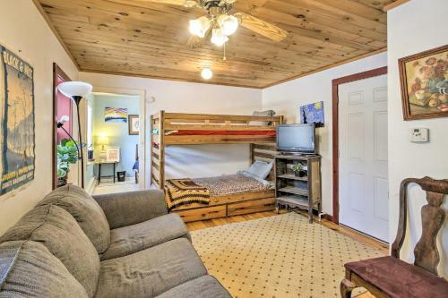 Quaint And Cozy Apartment 12 Mi To Ski Slopes