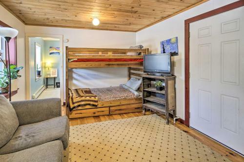 Quaint And Cozy Apartment 12 Mi To Ski Slopes