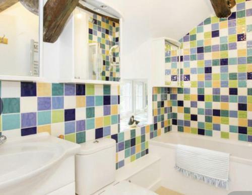 Amazing 3-bed Cottage In Llanfair With Ocean Views