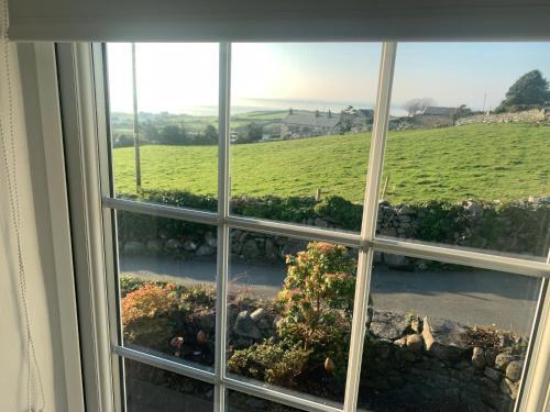 Amazing 3-bed Cottage In Llanfair With Ocean Views