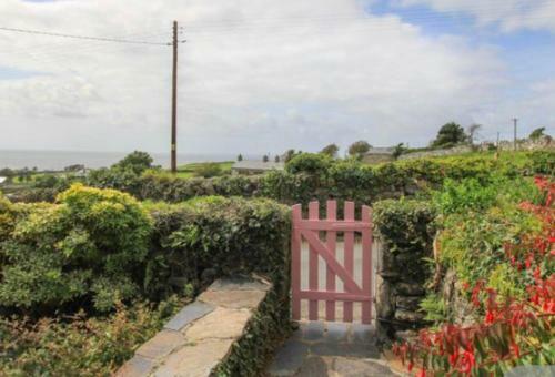Amazing 3-bed Cottage In Llanfair With Ocean Views