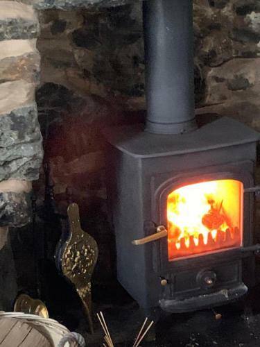 Amazing 3-bed Cottage In Llanfair With Ocean Views