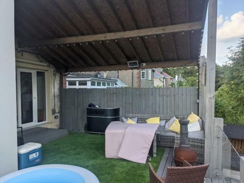Beautiful Large 4-bed House Close To Celtic Manor