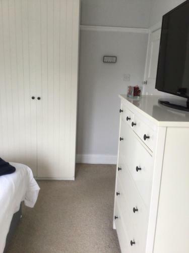 Beautiful Large 4-bed House Close To Celtic Manor