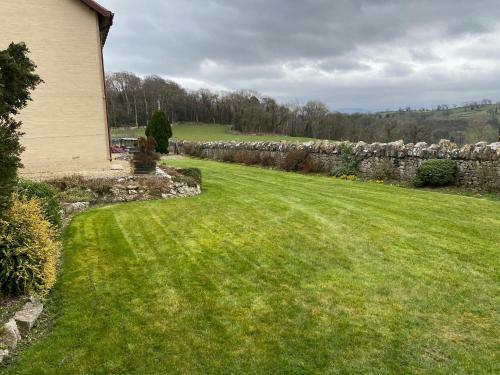 Massive Enclosed Garden & Stunning Views St Asaph