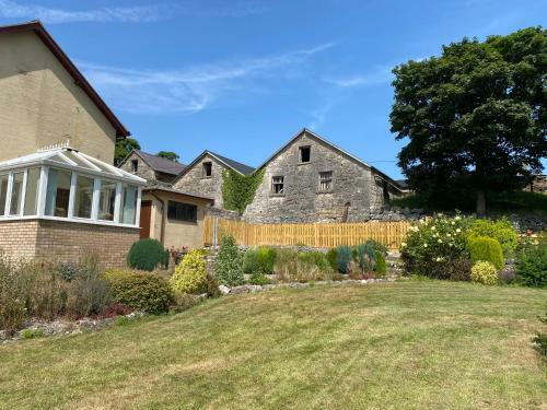 Massive Enclosed Garden & Stunning Views St Asaph