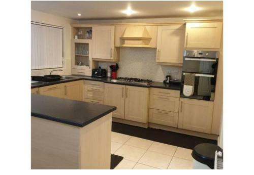 Impeccable Unique Newbuilt 5-bed House In Walsall