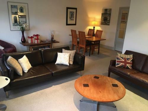Bradford Views, 2 Bed Apartment