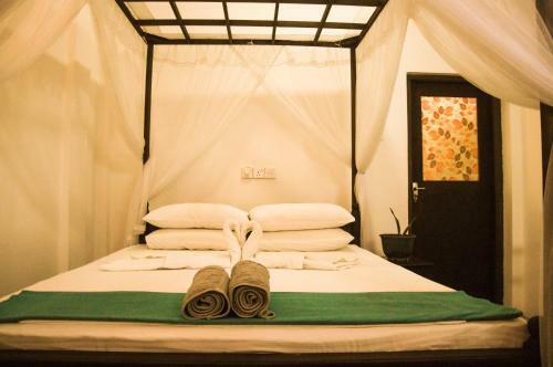 Bed & Breakfast Gem Light Guest House Hikkaduwa