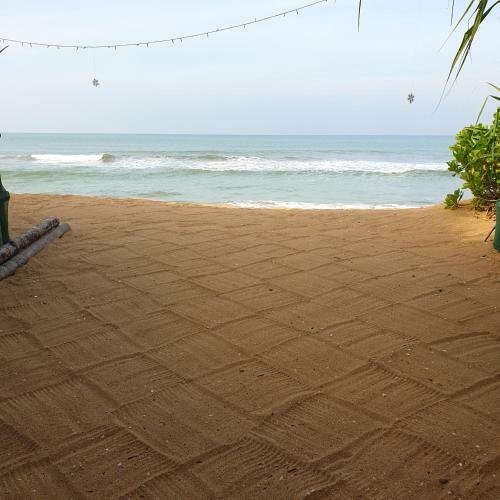 Happy Cocos Beach House