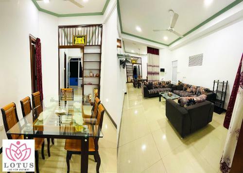 Lotus Lake View Apartment
