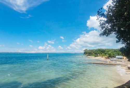 Hotel Warren's Beach Resort San Remigio