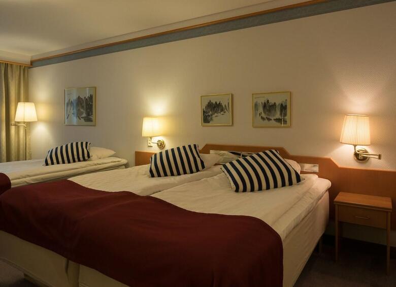 Hotel New World