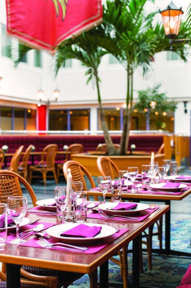 Hotel New World