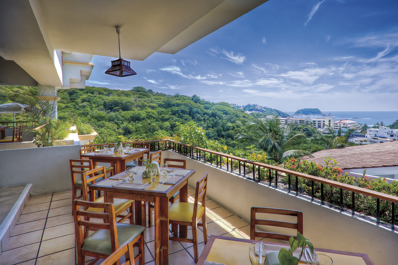 Hotel Crown Pacific Huatulco All Inclusive