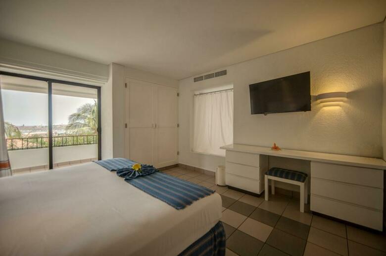 Hotel Crown Pacific Huatulco All Inclusive